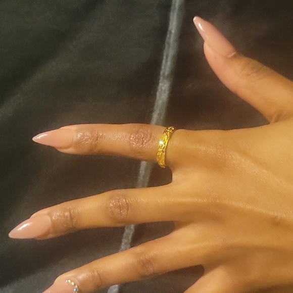 Notoriety Ring (Gold) - Picture 2 of 4